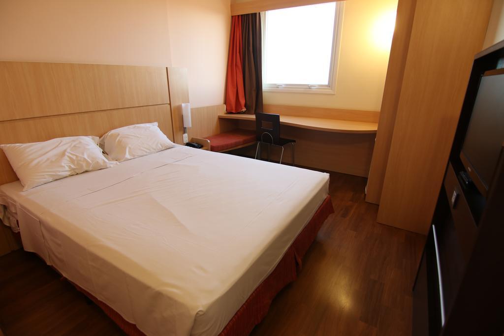 Samba Hotel Itaborai